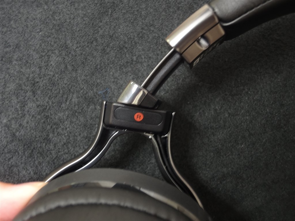 ワイヤレスの素晴らしさをひしひしと感じるヘッドホン』 SONY MDR-1RBT