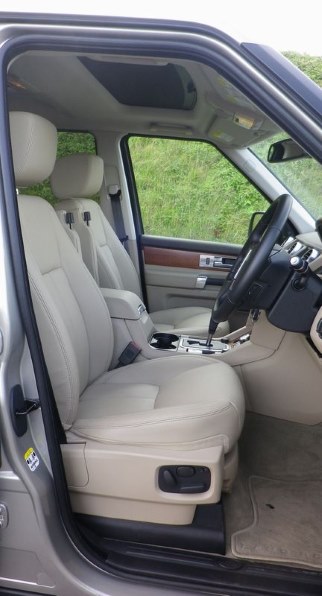 高級感と走りの余裕は十分だが ランドローバー ディスカバリー4 09年モデル 松下宏さんのレビュー評価 評判 価格 Com