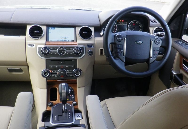 高級感と走りの余裕は十分だが ランドローバー ディスカバリー4 09年モデル 松下宏さんのレビュー評価 評判 価格 Com