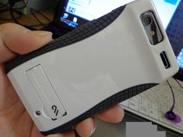 MOTOROLA RAZR  IS12M グレイシアホワイト au KDDI MOTOROLA MOTOROLA RAZR IS12M au [グレイシアホワイト] 価格