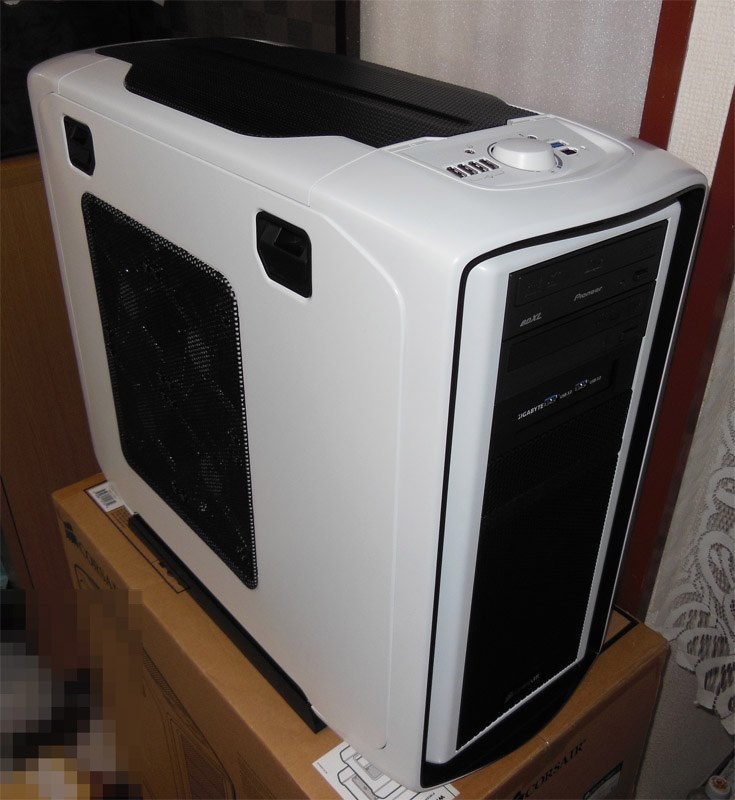 PCケース(自作PC用) Corsair Graphite Series600 TCC600TWM-WHT Special Edition White Graphite Series™ 600T Mid-Tower Case